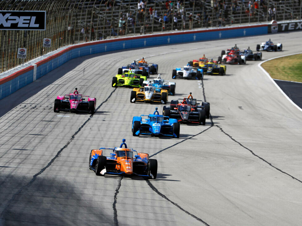 IndyCar-Action auf dem Texas Motor Speedway in Fort Worth