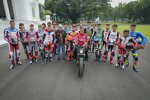 MotoGP-Stars mit Indonesiens Präsident Joko Widodo