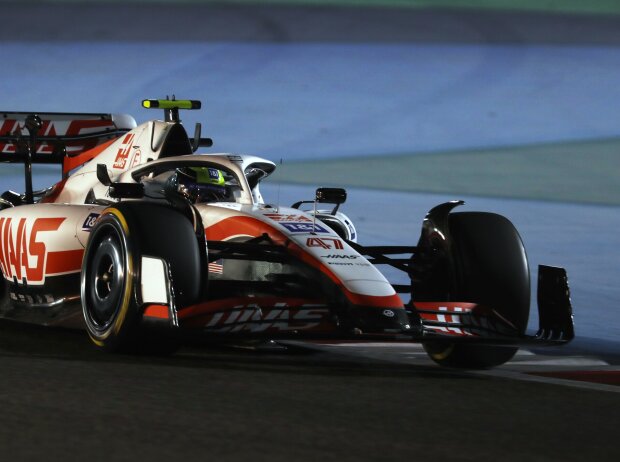 Titel-Bild zur News: Mick Schumacher im Haas VF-22 in Bahrain beim Auftakt der Formel-1-Saison 2022