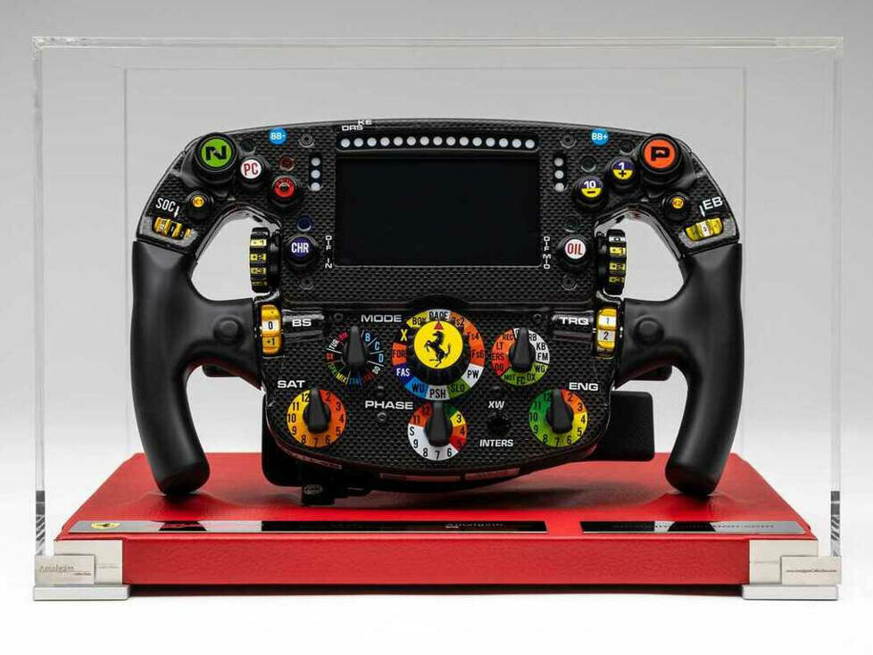Modell eines Formel-1-Lenkrads von Ferrari