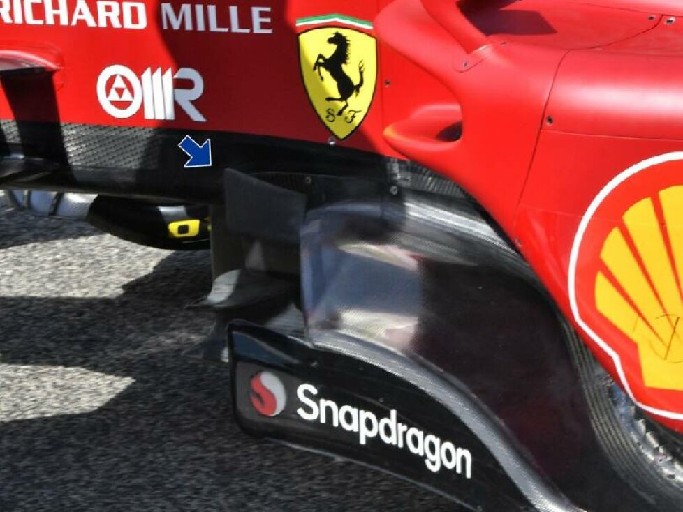 Ferrari F1-75: Luftleitblech vor den Venturi-Kanälen