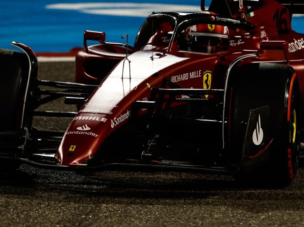 Titel-Bild zur News: Charles Leclerc im Ferrari F1-75 beim Formel-1-Auftakt 2022 in Bahrain