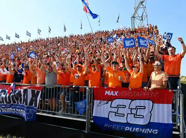 Fans von Max Verstappen beim Formel-1-Rennen in Zandvoort Titel-Bild zur News: Fans von Max Verstappen beim Formel-1-Rennen in Zandvoort