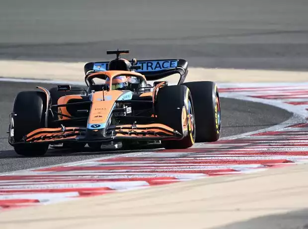 Daniel Ricciardo im McLaren MCL36 beim Formel-1-Auftakt 2022 in Bahrain Titel-Bild zur News: Daniel Ricciardo im McLaren MCL36 beim Formel-1-Auftakt 2022 in Bahrain