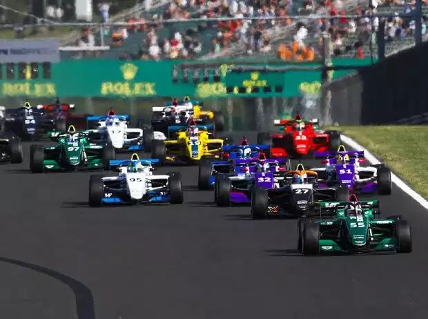 Start zu einem Rennen der W-Serie Titel-Bild zur News: Start zu einem Rennen der W-Serie