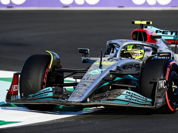 Titel-Bild zur News: Lewis Hamilton im Mercedes W13 beim Formel-1-Rennen in Saudi-Arabien 2022