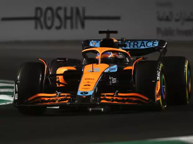 Daniel Ricciardo im McLaren auf dem Stadtkurs in Saudi-Arabien Titel-Bild zur News: Daniel Ricciardo im McLaren auf dem Stadtkurs in Saudi-Arabien