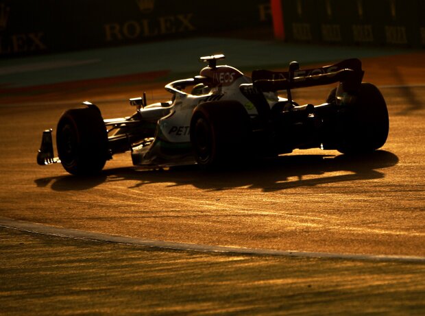 Titel-Bild zur News: Lewis Hamilton (Mercedes) im Training zum Formel-1-Rennen in Saudi-Arabien 2022