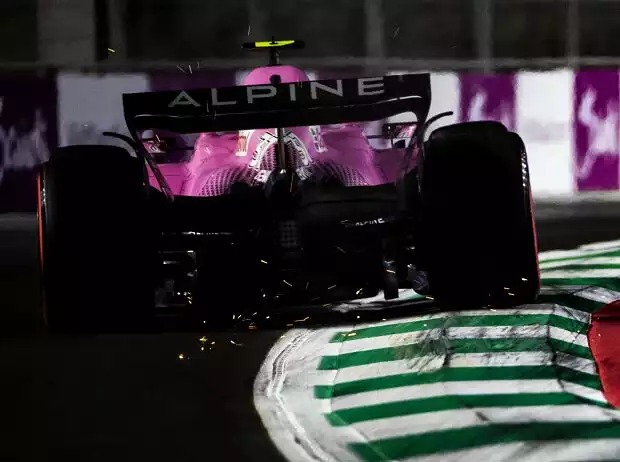 Esteban Ocon (Alpine A522) im Qualifying zum Formel-1-Rennen in Dschidda 2022 Titel-Bild zur News: Esteban Ocon (Alpine A522) im Qualifying zum Formel-1-Rennen in Dschidda 2022