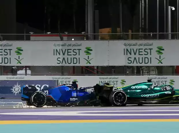 Unfall zwischen Alexander Albon im Williams und Lance Stroll im Aston Martin beim Formel-1-Rennen in Dschidda 2022 Titel-Bild zur News: Unfall zwischen Alexander Albon im Williams und Lance Stroll im Aston Martin beim Formel-1-Rennen in Dschidda 2022