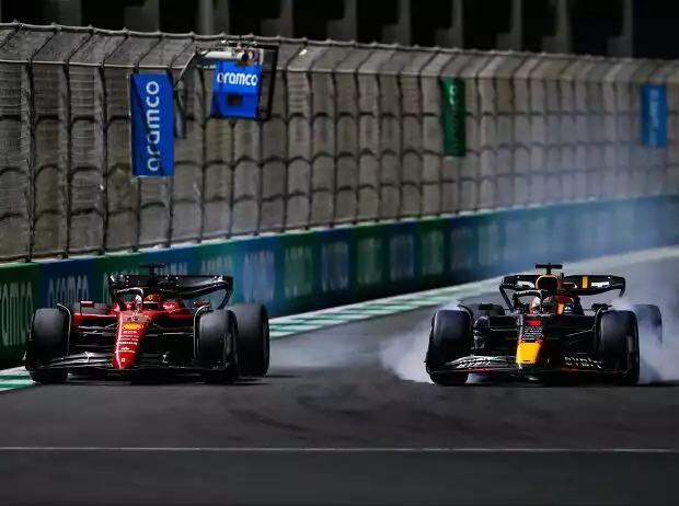 Charles Leclerc (Ferrari) und Max Verstappen (Red Bull) beim Formel-1-Rennen in Saudi-Arabien 2022 Titel-Bild zur News: Charles Leclerc (Ferrari) und Max Verstappen (Red Bull) beim Formel-1-Rennen in Saudi-Arabien 2022