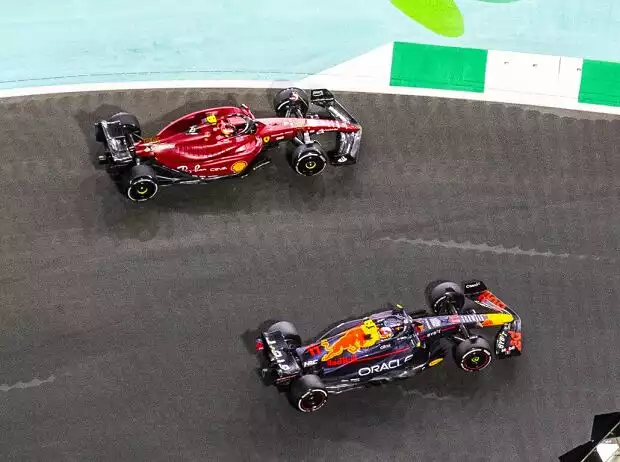 Carlos Sainz, Sergio Perez Titel-Bild zur News: Carlos Sainz, Sergio Perez