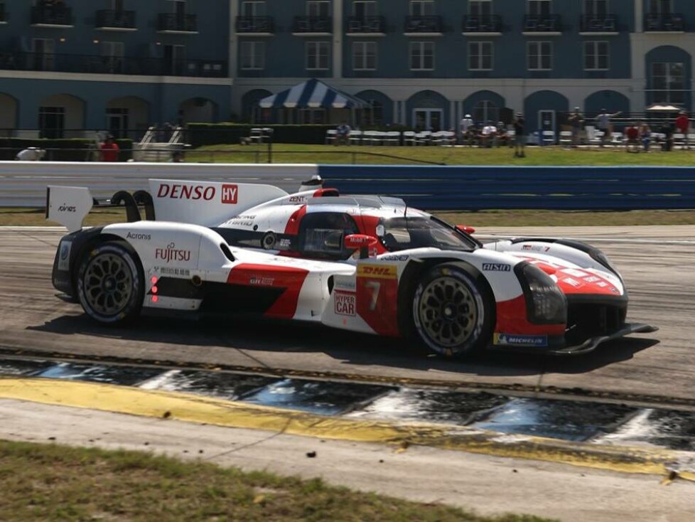 Mike Conway, Kamui Kobayashi