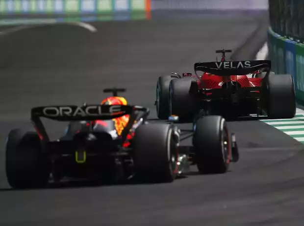 Charles Leclerc und Max Verstappen beim Formel-1-Rennen 2022 in Saudi-Arabien Titel-Bild zur News: Charles Leclerc und Max Verstappen beim Formel-1-Rennen 2022 in Saudi-Arabien