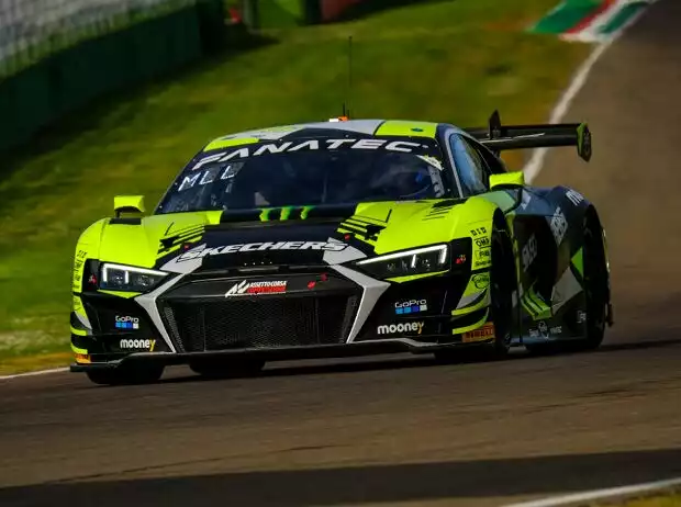 Titel-Bild zur News: Das kann sich sehen lassen: Valentino Rossi fährt nahezu auf dem Niveau seiner Teamkollegen