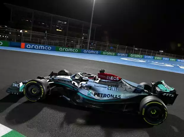 Titel-Bild zur News: George Russell (Mercedes W13) beim Formel-1-Rennen in Dschidda 2022