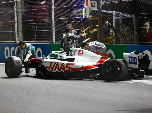 Mick Schumacher (Haas VF-22) verunfallt im Qualifying zum Formel-1-Rennen in Dschidda Titel-Bild zur News: Mick Schumacher (Haas VF-22) verunfallt im Qualifying zum Formel-1-Rennen in Dschidda