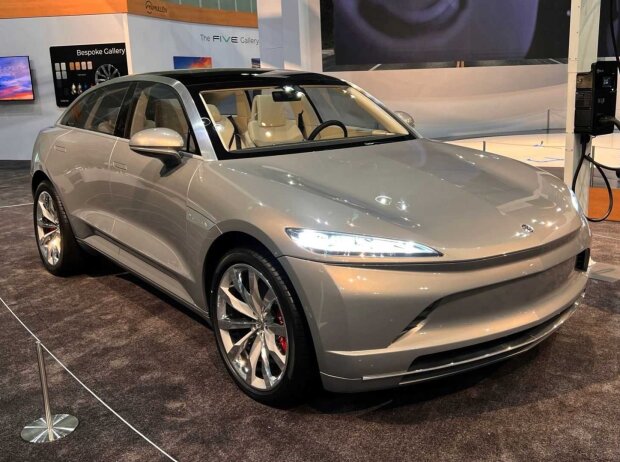 Mullen Five auf der LA Auto Show 2021 Mullen Five auf der LA Auto Show 2021