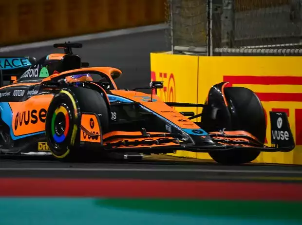 Daniel Ricciardo im McLaren MCL36 beim Formel-1-Rennen in Dschidda 2022 Titel-Bild zur News: Daniel Ricciardo im McLaren MCL36 beim Formel-1-Rennen in Dschidda 2022
