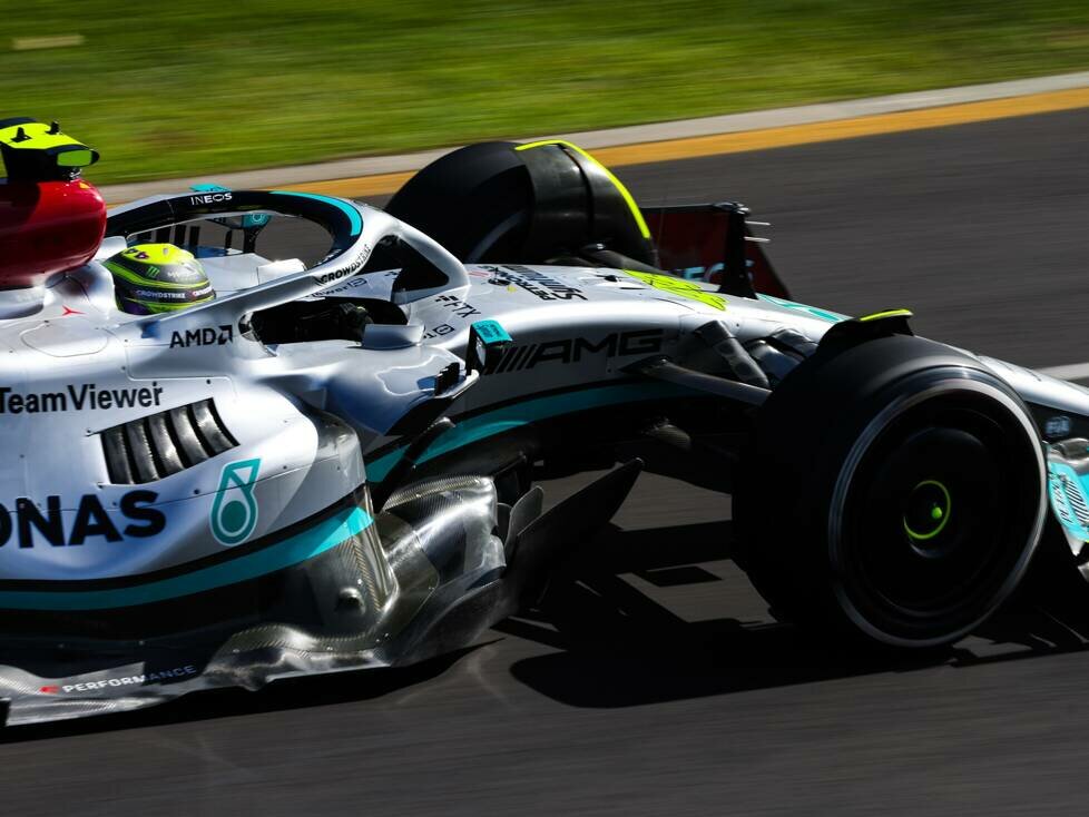 Lewis Hamilton im Mercedes W13 beim Formel-1-Rennen 2022 in Melbourne in Australien