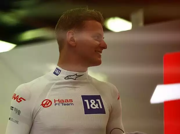 Formel-1-Fahrer Mick Schumacher mit feuerfester Unterwäsche Titel-Bild zur News: Formel-1-Fahrer Mick Schumacher mit feuerfester Unterwäsche