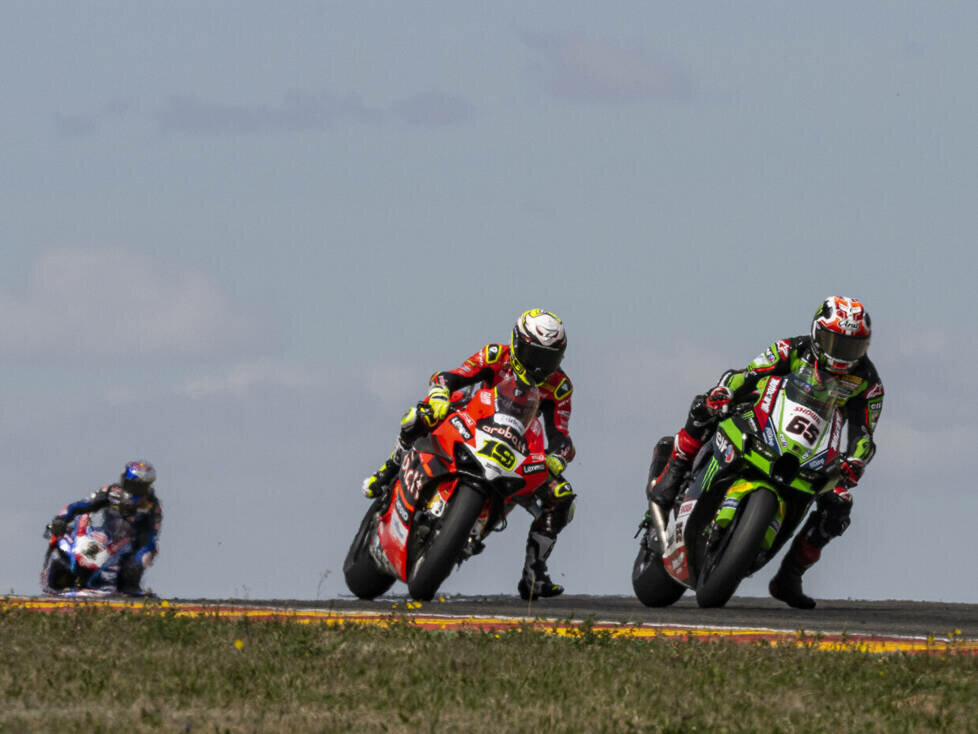 Jonathan Rea vor Alvaro Bautista