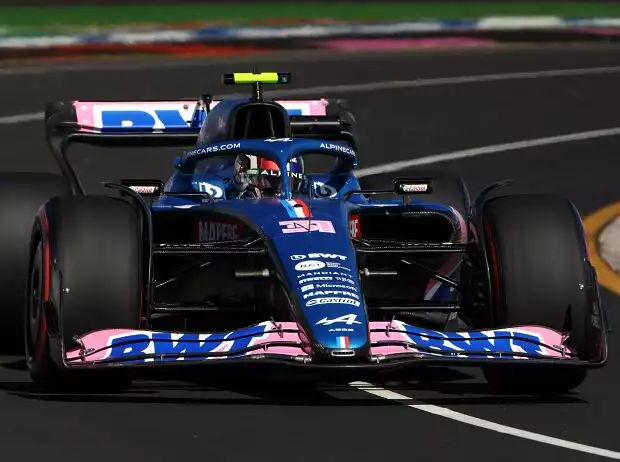 Esteban Ocon im Alpine A522 in Melbourne 2022 Titel-Bild zur News: Esteban Ocon im Alpine A522 in Melbourne 2022