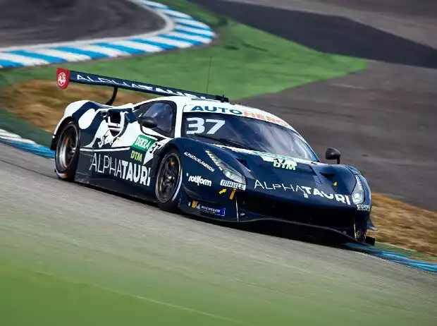 Titel-Bild zur News: Sebastien Loeb beim offiziellen DTM-Test auf dem Hockenheimring 2022 im AF-Corse-Ferrari