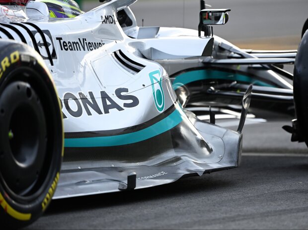 Lewis Hamilton (Mercedes W13) im Training zum Formel-1-Rennen in Australien 2022