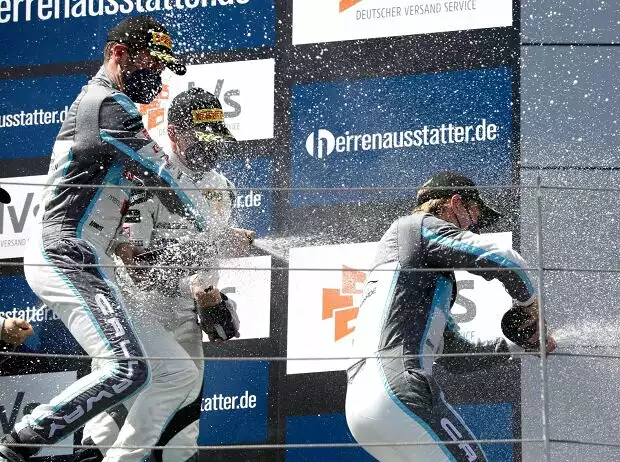 Den Sieg im ADAC GT Masters zu holen, ist gar nicht so leicht, wie unsere Fotostrecke zeigt Titel-Bild zur News: Den Sieg im ADAC GT Masters zu holen, ist gar nicht so leicht, wie unsere Fotostrecke zeigt