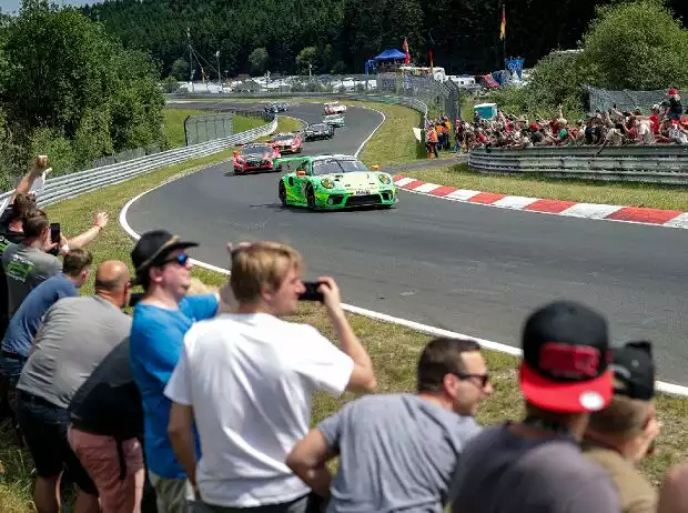 Titel-Bild zur News: 24h Nürburgring, Zuschauer, Fans