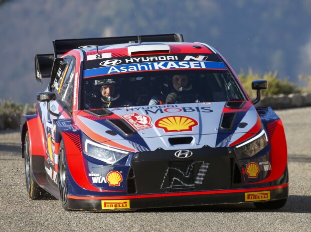 Titel-Bild zur News: Ott Tänak im Hyundai i20 N Rally1 bei der Rallye Monte-Carlo 2022