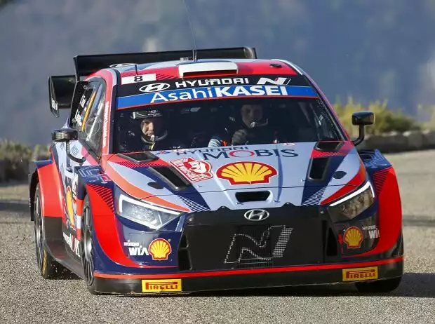 Ott Tänak im Hyundai i20 N Rally1 bei der Rallye Monte-Carlo 2022 Titel-Bild zur News: Ott Tänak im Hyundai i20 N Rally1 bei der Rallye Monte-Carlo 2022