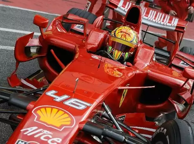 Valentino Rossi im Ferrari F2008 Titel-Bild zur News: Valentino Rossi im Ferrari F2008