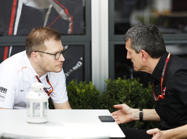 McLaren-Teamchef Andreas Seidl und Haas-Teamchef Günther Steiner