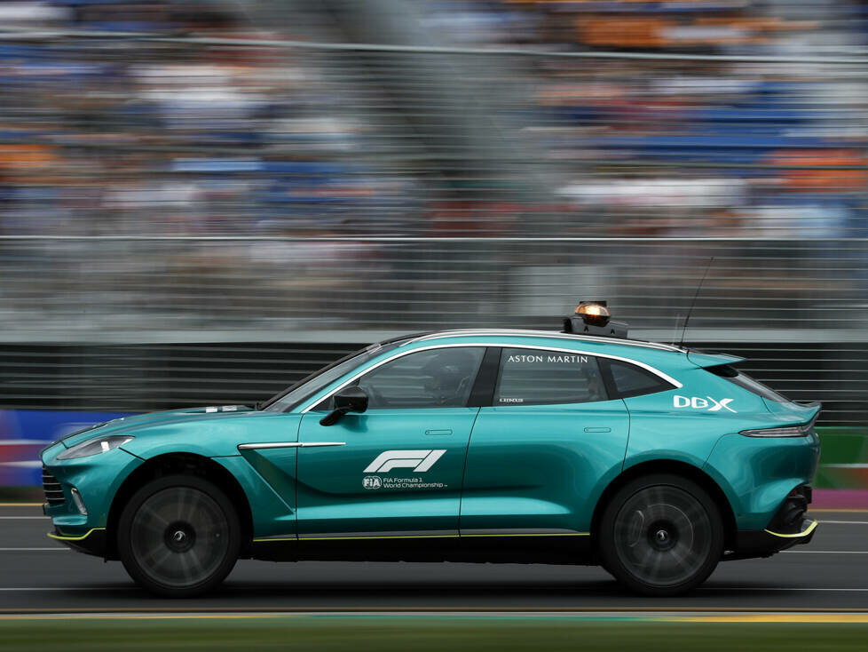 Aston Martin DBX Medical-Car