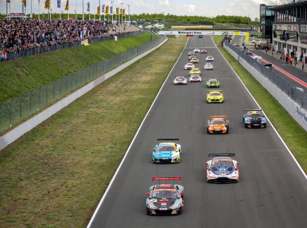 ADAC GT Masters, Oschersleben, 2019, Tribüne, Fans, Zuschauer ADAC GT Masters, Oschersleben, 2019, Tribüne, Fans, Zuschauer