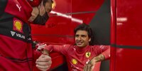 Bild zum Inhalt: Unstimmigkeiten bei neuem Ferrari-Vertrag? Sainz hat "zu Hause gelacht"