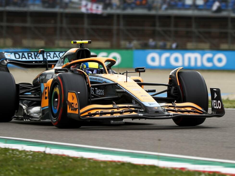Lando Norris im McLaren-Mercedes MCL36 in Imola 2022