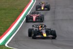 Max Verstappen (Red Bull), Charles Leclerc (Ferrari) und Sergio Perez (Red Bull) 