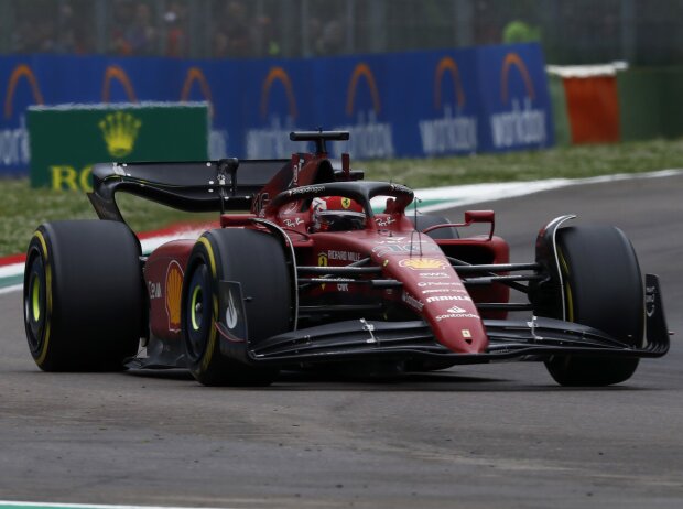 Titel-Bild zur News: Charles Leclerc (Ferrari F1-75) im Formel-1-Rennen von Imola 2022