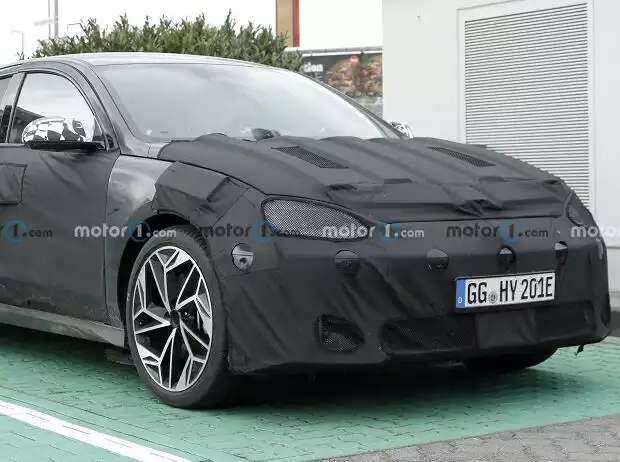 Hyundai Ioniq 6 auf neuen Erlkönigbildern Titel-Bild zur News: Hyundai Ioniq 6 auf neuen Erlkönigbildern