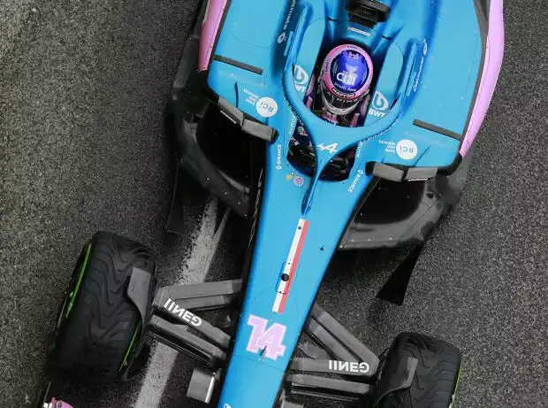 Fernando Alonso im Alpine A522 in Imola Titel-Bild zur News: Fernando Alonso im Alpine A522 in Imola