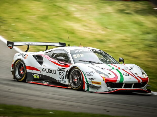 Ulysse de Pauw und Pierre Alexandre Jean holten den ersten GTWC-Sprint-Sieg des Ferrari 488 GT3 in dessen letzter Saison Ulysse de Pauw und Pierre Alexandre Jean holten den ersten GTWC-Sprint-Sieg des Ferrari 488 GT3 in dessen letzter Saison
