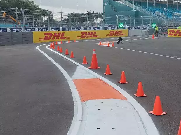 Titel-Bild zur News: Boxeneinfahrt in Miami