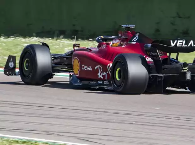 Carlos Sainz im Ferrari F1-75 beim Formel-1-Reifentest für Pirelli in Imola 2022 Titel-Bild zur News: Carlos Sainz im Ferrari F1-75 beim Formel-1-Reifentest für Pirelli in Imola 2022