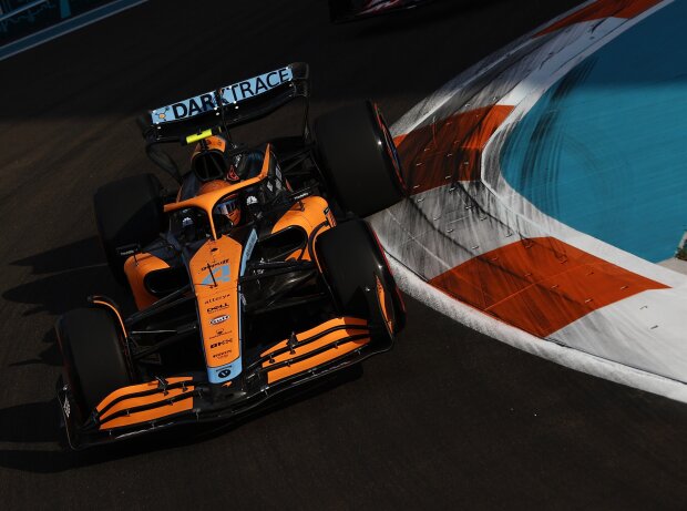 Titel-Bild zur News: Lando Norris (McLaren) beim Formel-1-Training zum Rennen in Miami 2022