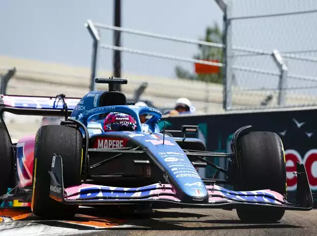 Fernando Alonso (Alpine A522) im Freien Training zum Formel-1-Rennen in Miami 2022 Titel-Bild zur News: Fernando Alonso (Alpine A522) im Freien Training zum Formel-1-Rennen in Miami 2022