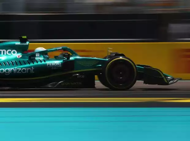 Sebastian Vettel im Aston Martin AMR22 beim Formel-1-Qualifying in Miami 2022 Titel-Bild zur News: Sebastian Vettel im Aston Martin AMR22 beim Formel-1-Qualifying in Miami 2022