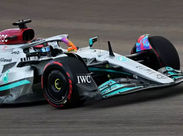 Titel-Bild zur News: George Russell im Mercedes W13 beim Formel-1-Qualifying 2022 in Miami